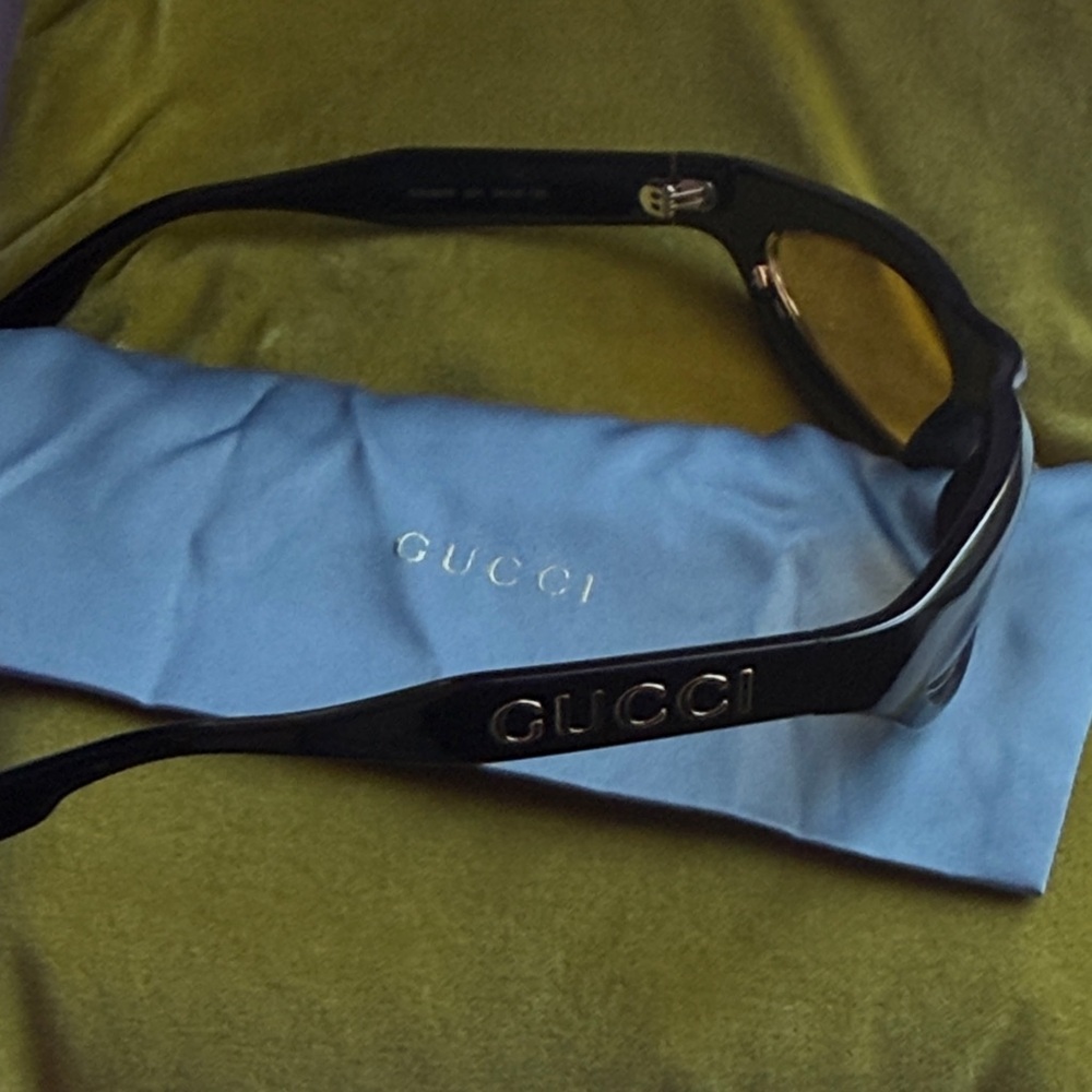 Gucci Black and Gold Sunglasses (gg1062s) - Picture 7 of 9